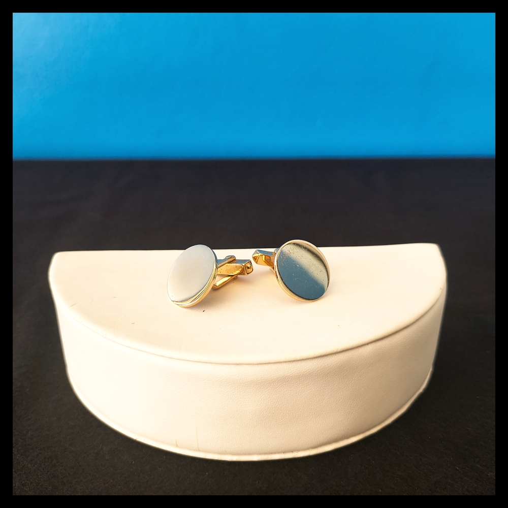 ✨ Vtg. Swank Gold-Tone Round Disc Cufflinks